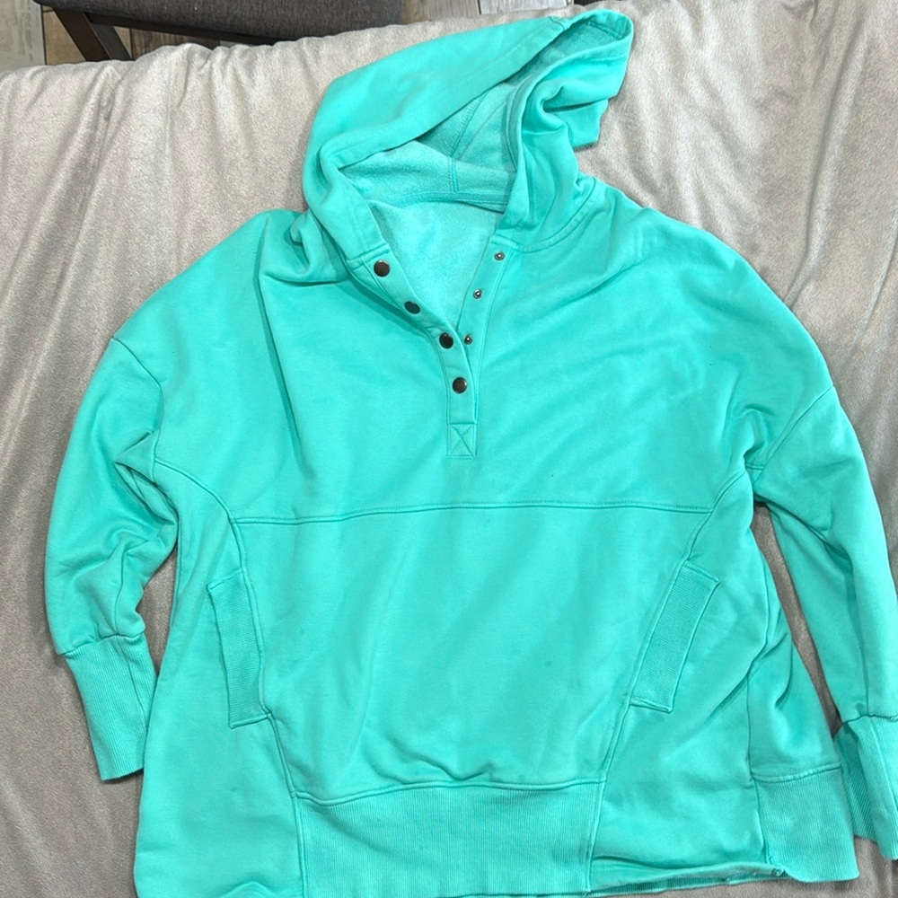New without tags snap front lounge hoodie